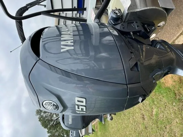 Slide: The Image of Yamaha 150 outboard motor on 2025 Veranda Vista Sport VS 22 RC boat. - 13