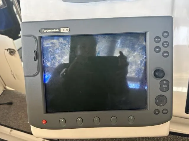 Slide: The Image of Raymarine C120 display on 1998 Silverton 372 Motor Yacht dashboard. - 38