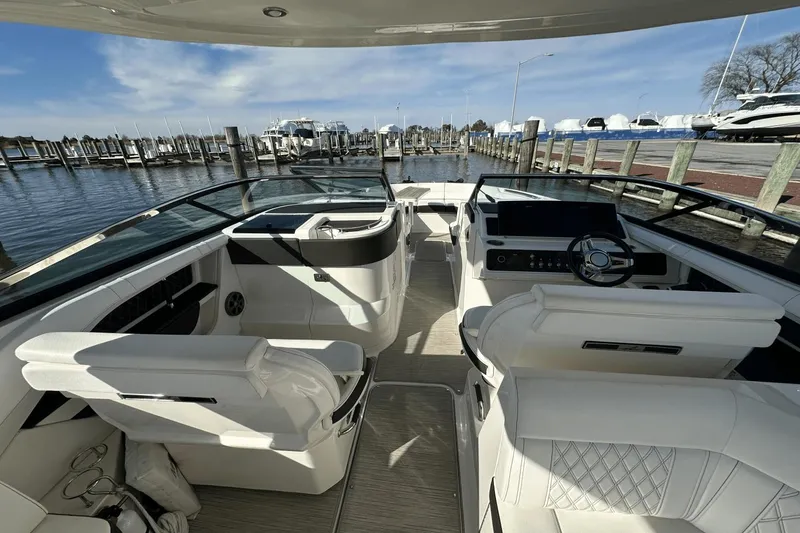 Slide: The Image of Sea Ray SLX 310 OB 2019 - 12