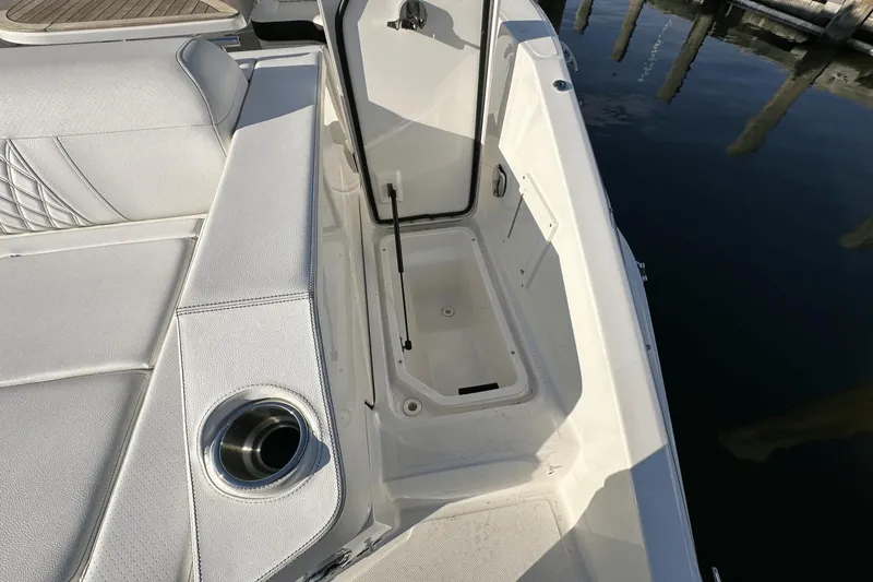 Slide: The Image of Sea Ray SLX 310 OB 2019 - 14