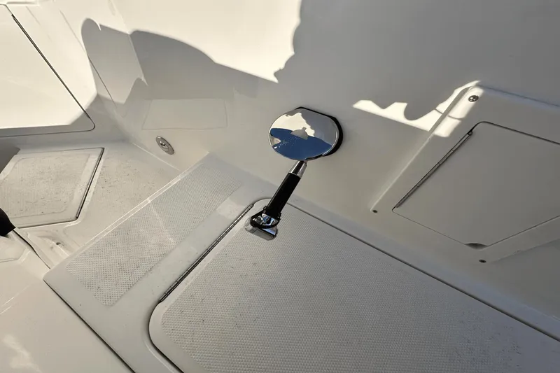 Slide: The Image of Sea Ray SLX 310 OB 2019 - 15