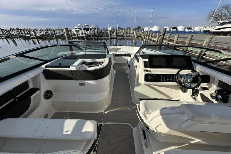 Slide: The Image of Sea Ray SLX 310 OB 2019 - 26