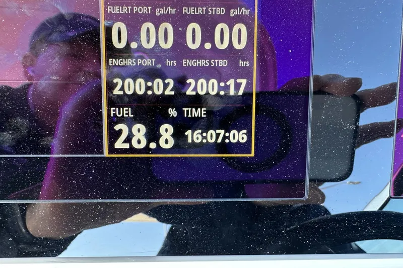 Slide: The Image of Sea Ray SLX 310 OB 2019 - 30