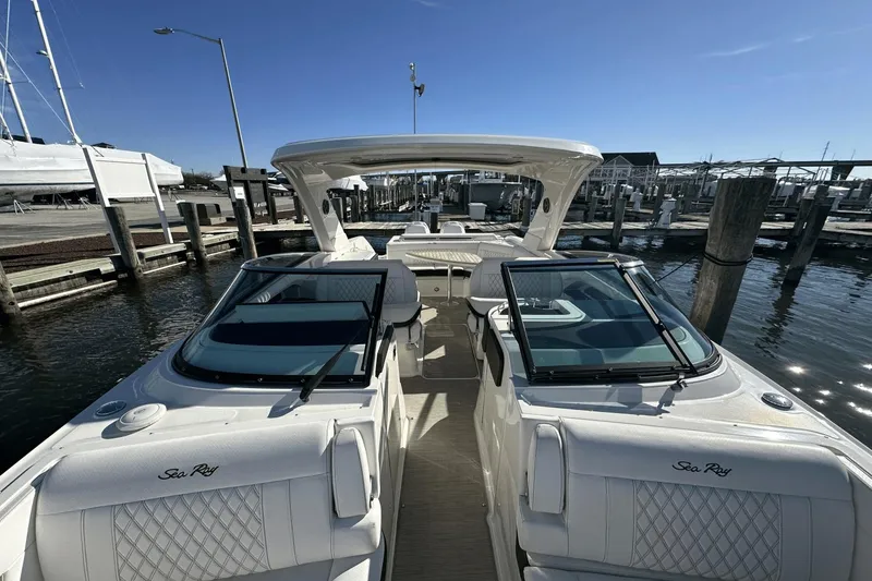 Slide: The Image of Sea Ray SLX 310 OB 2019 - 37
