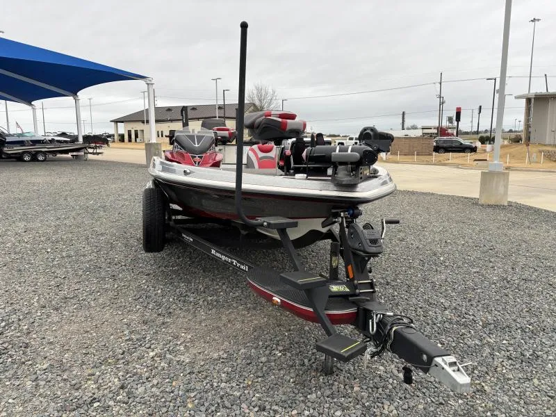 Slide: The Image of 2018 Ranger Z520L boat on trailer in outdoor lot. - 2