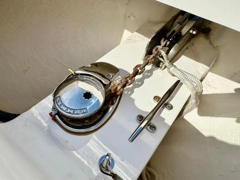 Slide: The Image of 2014 Regulator 28FS boat anchor windlass system with chain and rope. - 28