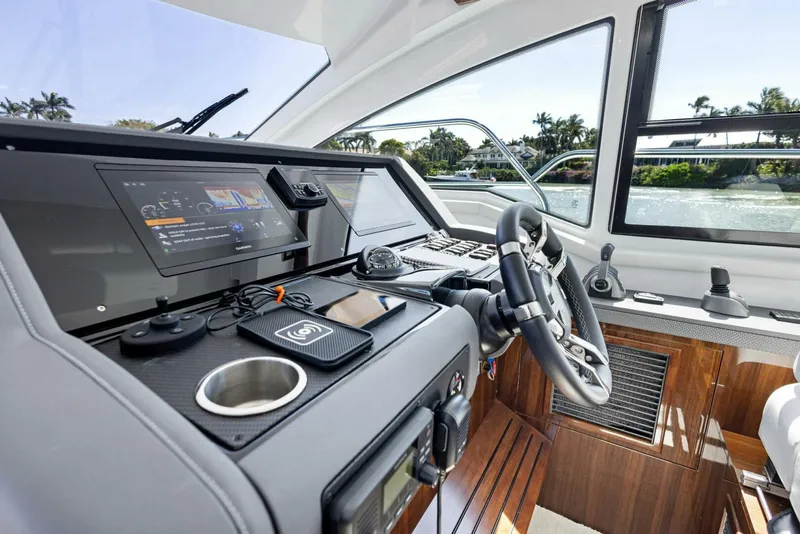 Slide: The Image of Cruisers 42 Cantius 2023 - 32