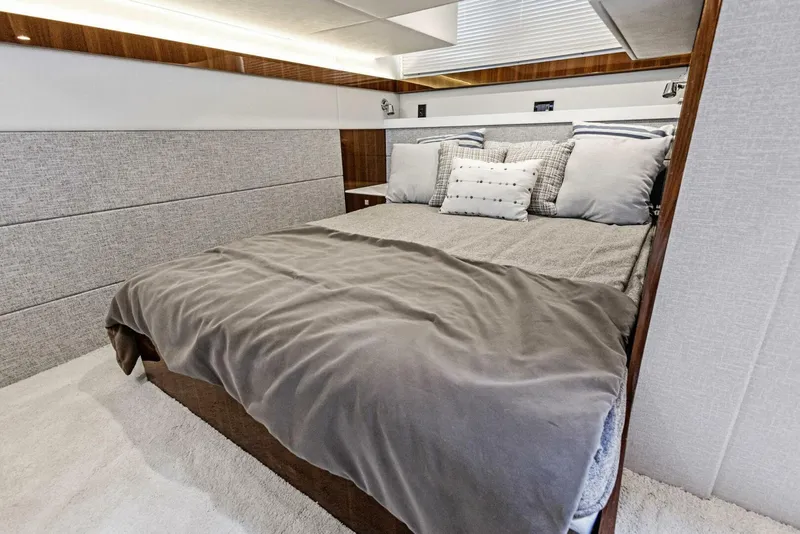 Slide: The Image of Cruisers 42 Cantius 2023 - 5