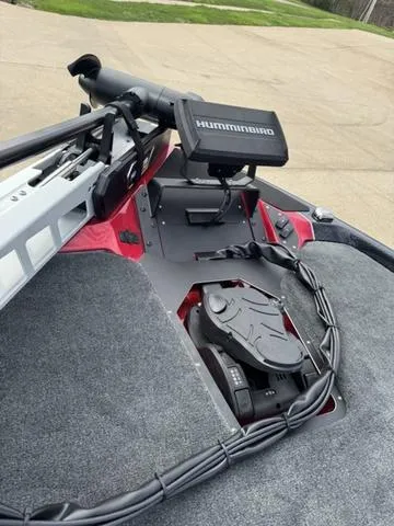 Slide: The Image of 2025 Skeeter ZXR20 boat with Humminbird fish finder and trolling motor. - 8