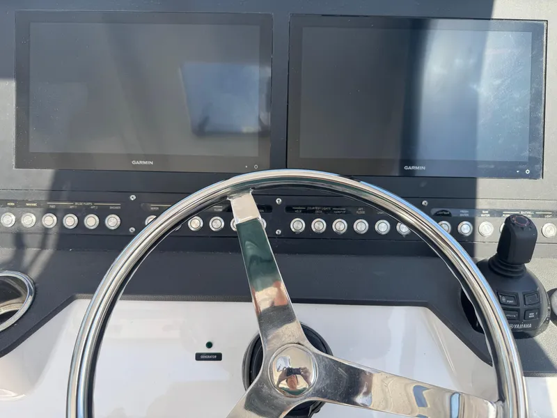 Slide: The Image of Everglades 340 Dual Console 2019 - 55