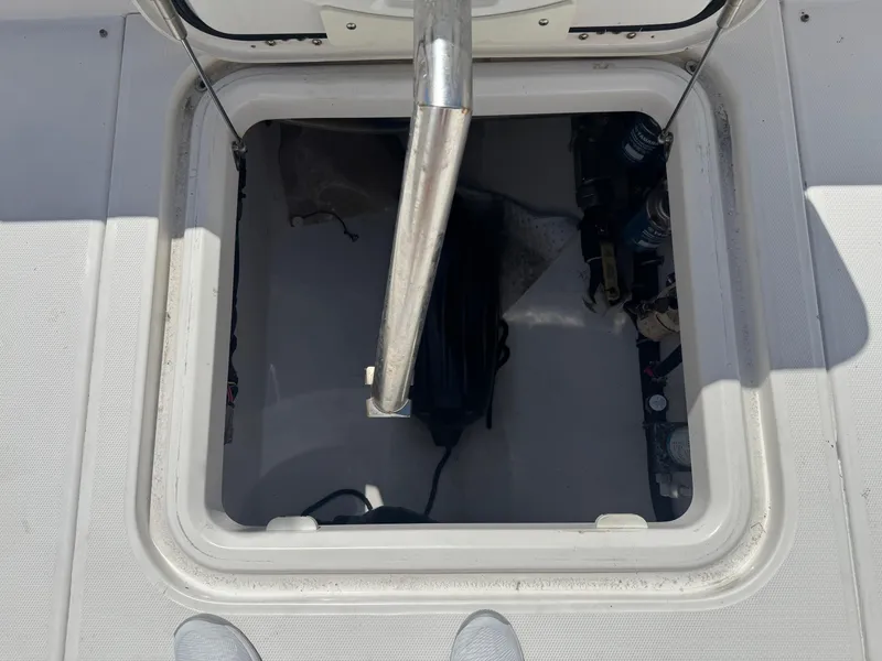 Slide: The Image of Everglades 340 Dual Console 2019 - 58