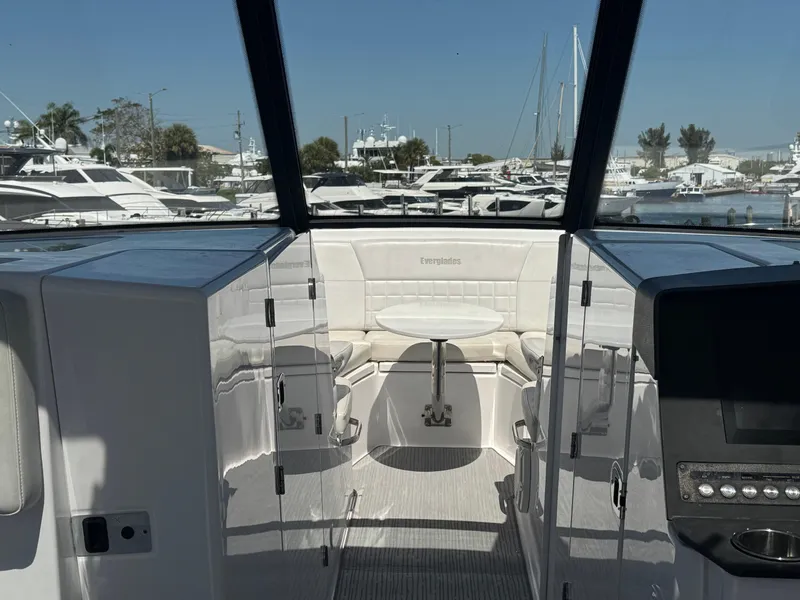 Slide: The Image of Everglades 340 Dual Console 2019 - 68