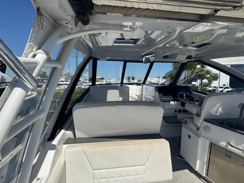 Slide: The Image of Everglades 340 Dual Console 2019 - 71