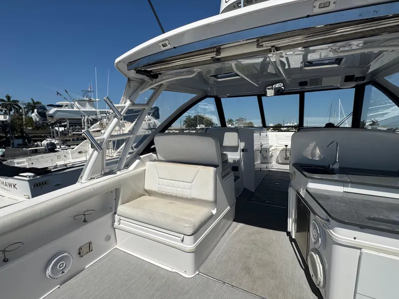 Slide: The Image of Everglades 340 Dual Console 2019 - 78