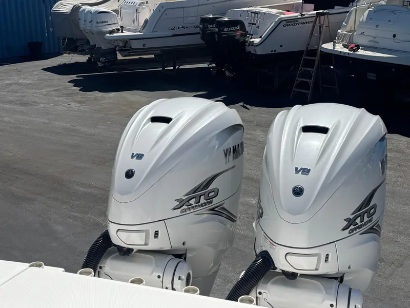 Slide: The Image of Everglades 340 Dual Console 2019 - 80