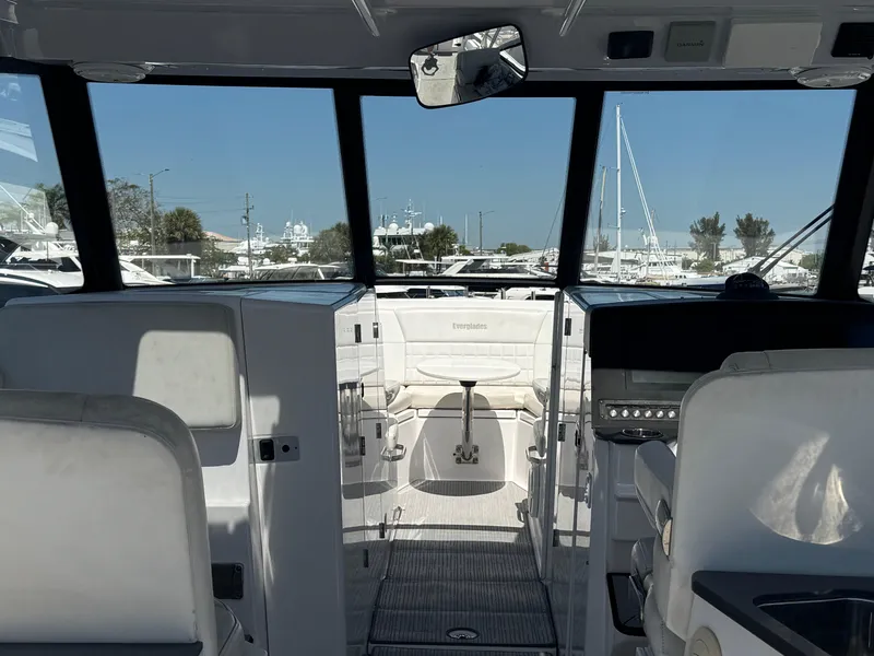 Slide: The Image of Everglades 340 Dual Console 2019 - 81