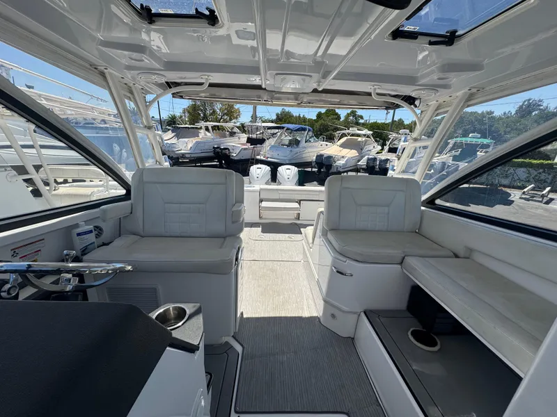 Slide: The Image of Everglades 340 Dual Console 2019 - 86