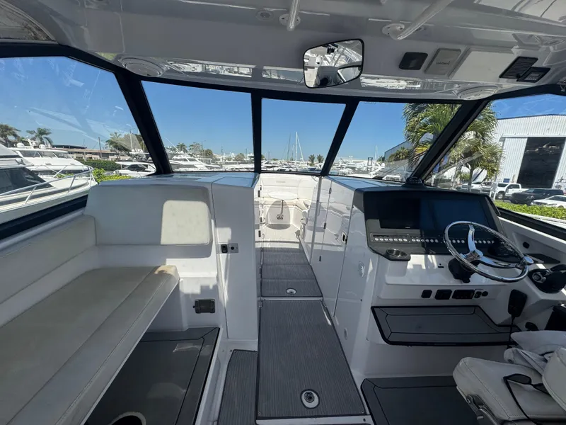 Slide: The Image of Everglades 340 Dual Console 2019 - 88