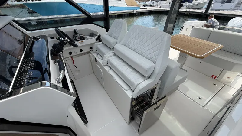 Slide: The Image of Saxdor 400 GTO 2025 - 34