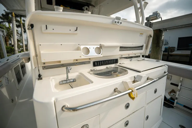 Slide: The Image of Boston Whaler 350 Outrage 2015 - 10