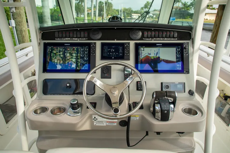 Slide: The Image of Boston Whaler 350 Outrage 2015 - 16