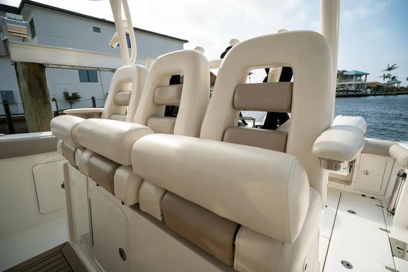 Slide: The Image of Boston Whaler 350 Outrage 2015 - 19