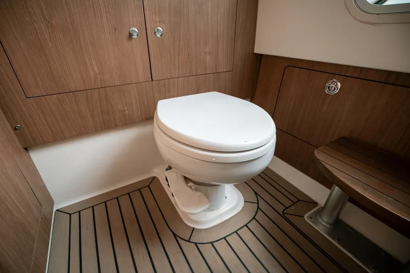 Slide: The Image of Boston Whaler 350 Outrage 2015 - 22