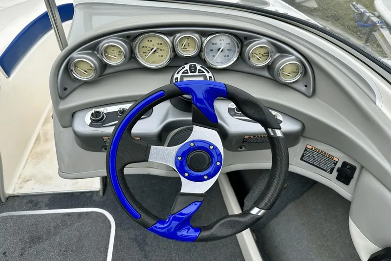 Slide: The Image of Bayliner 185 Bowrider 2005 - 12