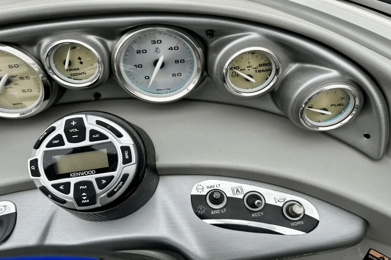 Slide: The Image of Bayliner 185 Bowrider 2005 - 13