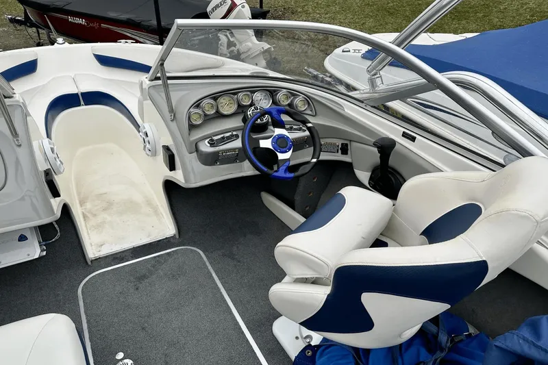 Slide: The Image of Bayliner 185 Bowrider 2005 - 17