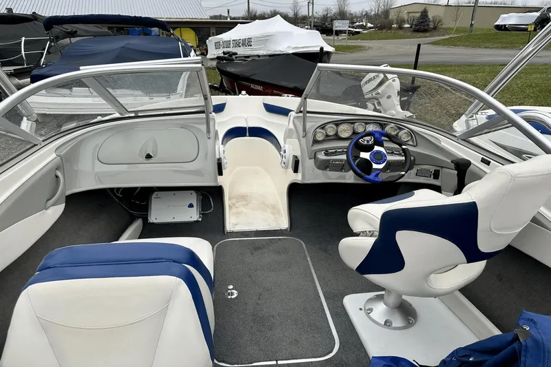 Slide: The Image of Bayliner 185 Bowrider 2005 - 19