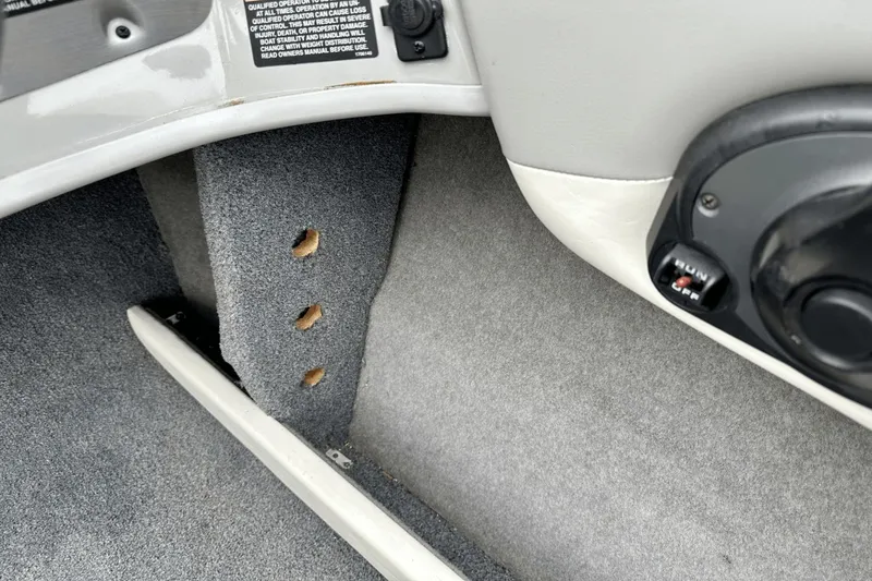 Slide: The Image of Bayliner 185 Bowrider 2005 - 26