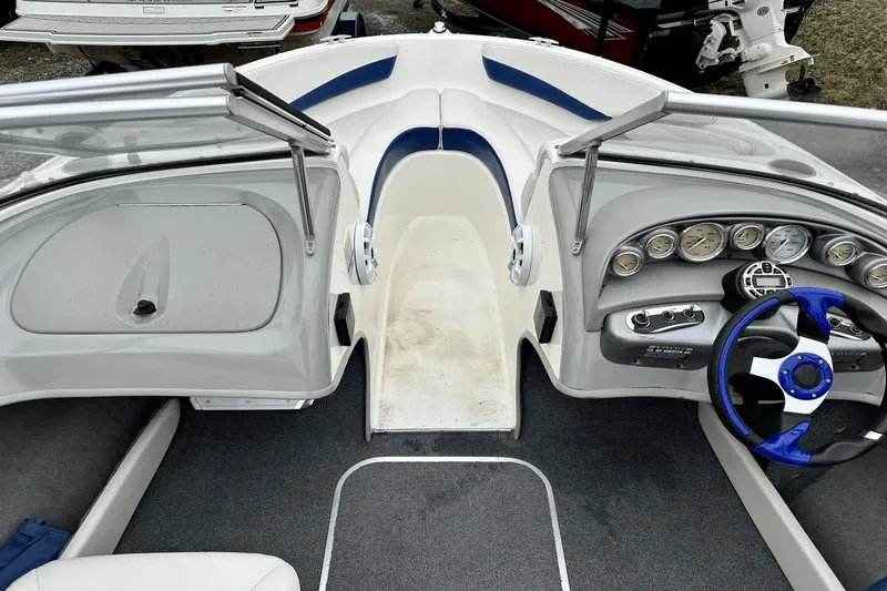 Slide: The Image of Bayliner 185 Bowrider 2005 - 7