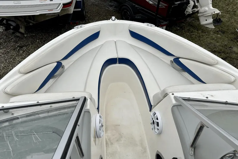 Slide: The Image of Bayliner 185 Bowrider 2005 - 8
