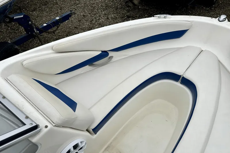 Slide: The Image of Bayliner 185 Bowrider 2005 - 9