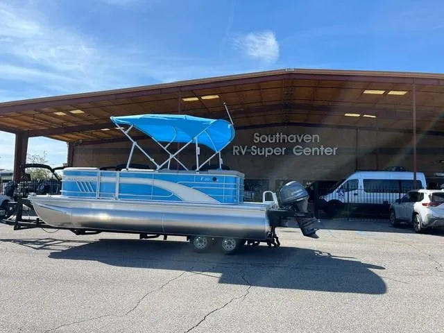 The Image of 2025 Bennington 20L Cruise pontoon boat at Southaven RV Super Center. - 0