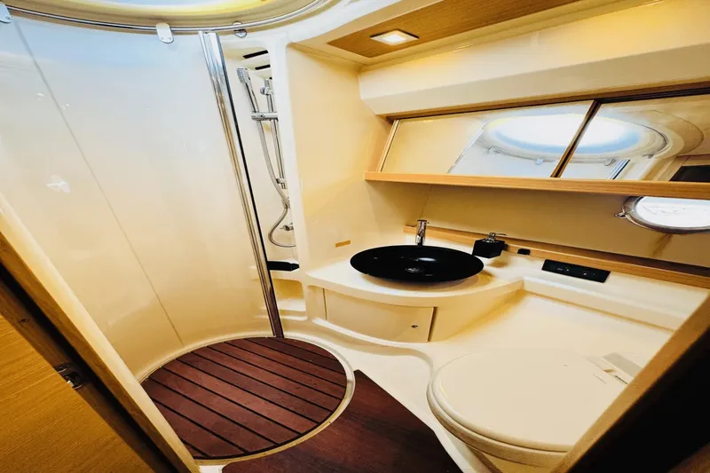 Slide: The Image of Azimut 43 2008 - 4