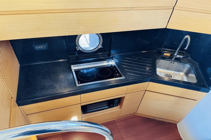 Slide: The Image of Azimut 43 2008 - 5