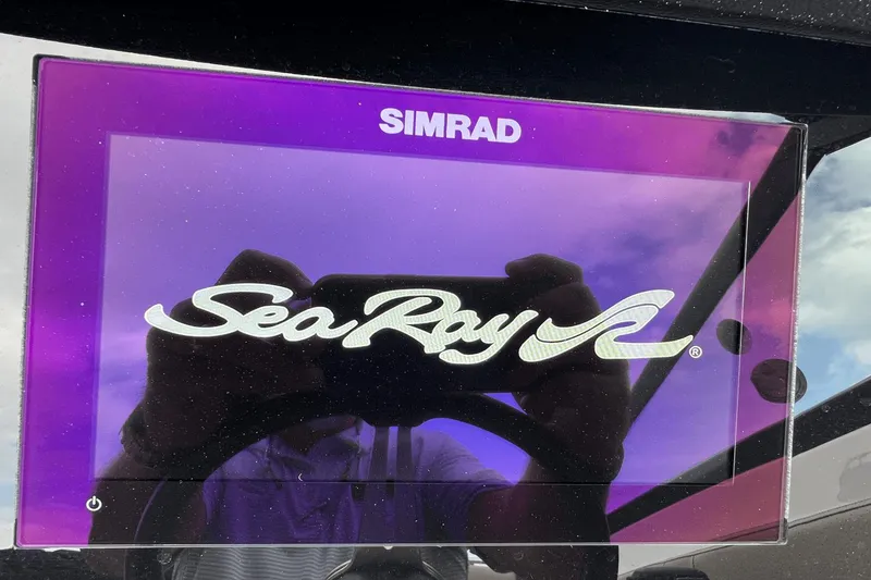 Slide: The Image of Sea Ray 230 SPX-OB 2022 - 29