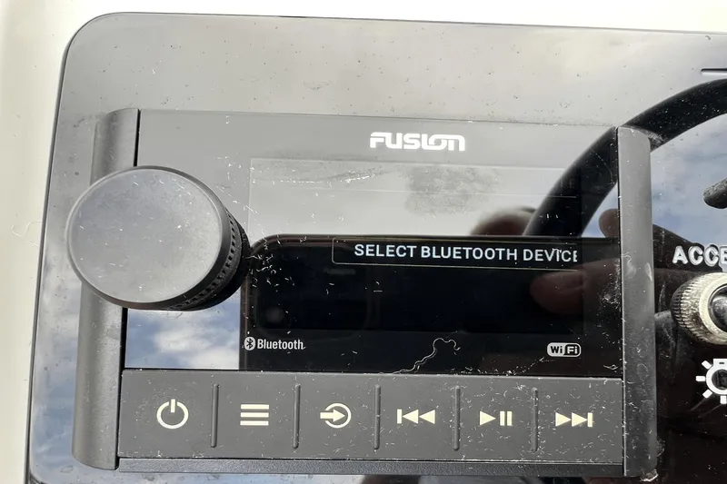 Slide: The Image of Sea Ray 230 SPX-OB 2022 - 33