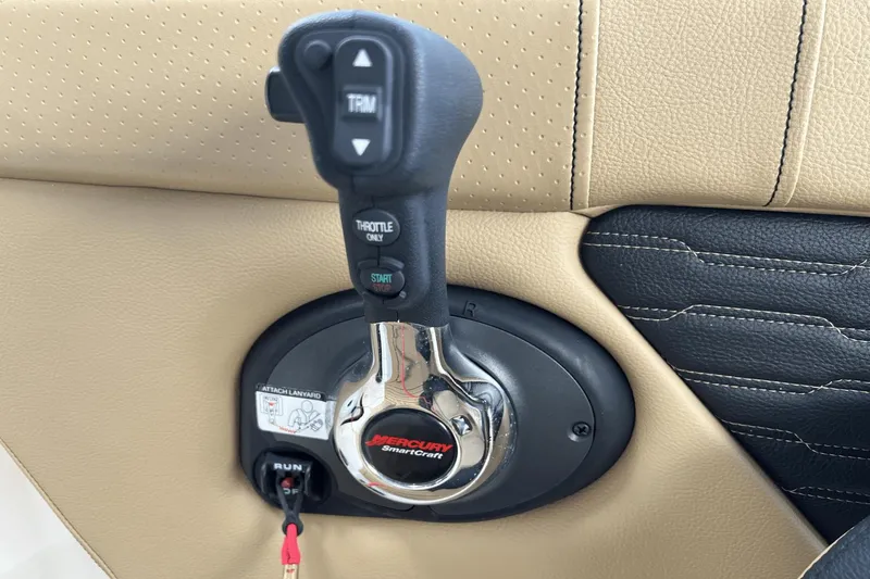 Slide: The Image of Sea Ray 230 SPX-OB 2022 - 38