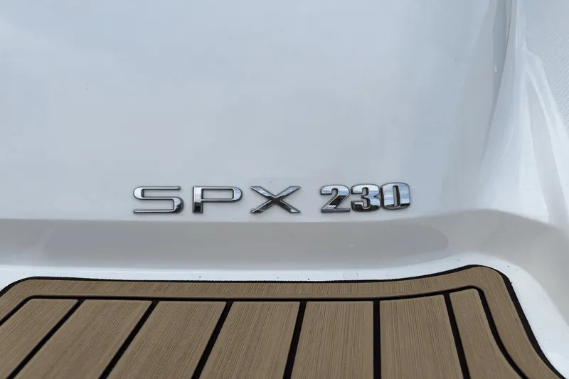 Slide: The Image of Sea Ray 230 SPX-OB 2022 - 49