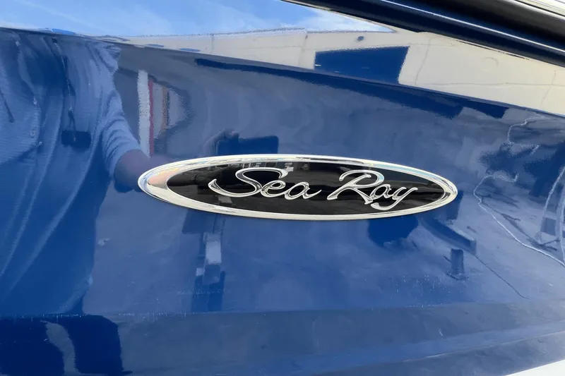 Slide: The Image of Sea Ray 230 SPX-OB 2022 - 51