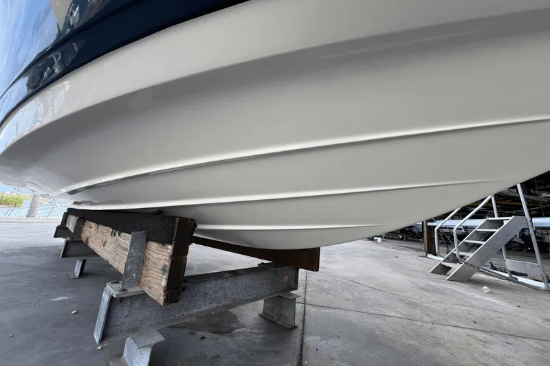 Slide: The Image of Sea Ray 230 SPX-OB 2022 - 57