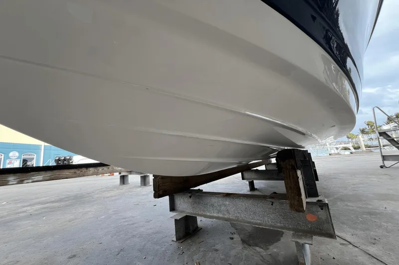 Slide: The Image of Sea Ray 230 SPX-OB 2022 - 59