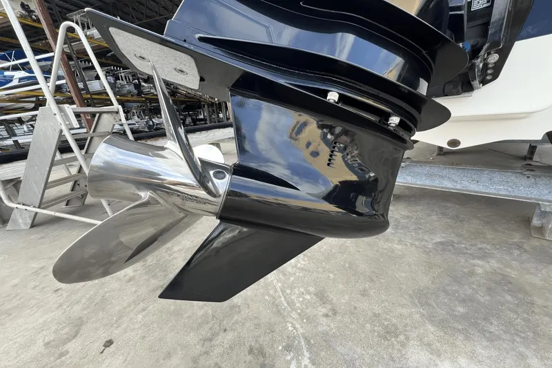 Slide: The Image of Sea Ray 230 SPX-OB 2022 - 77