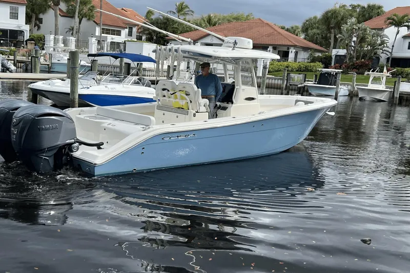 Slide: The Image of Cobia 280 CC 2022 - 105