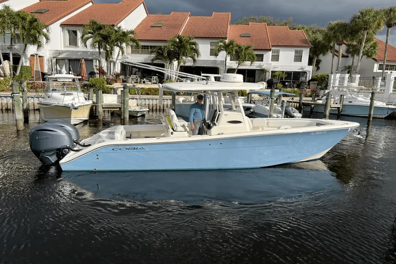 Slide: The Image of Cobia 280 CC 2022 - 141