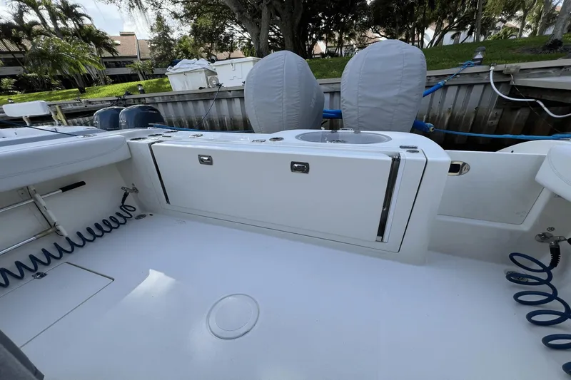 Slide: The Image of Cobia 280 CC 2022 - 22