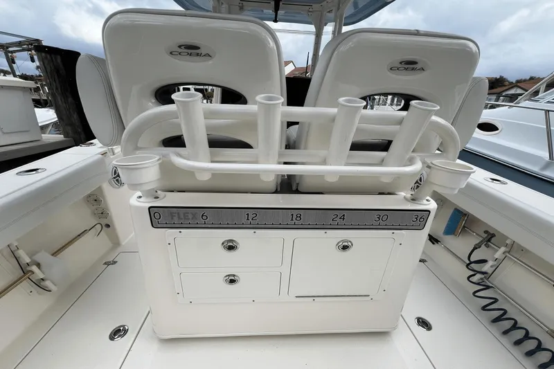 Slide: The Image of Cobia 280 CC 2022 - 68